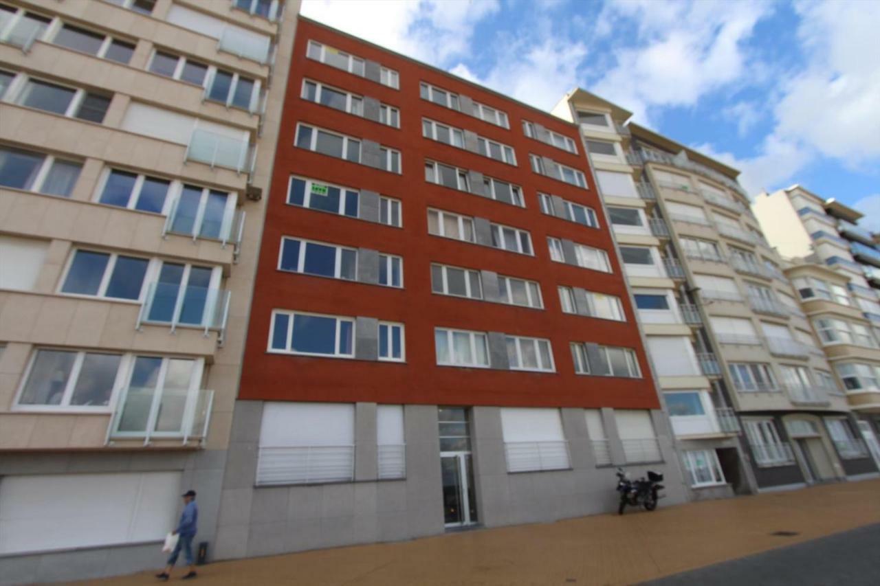 2 Slaapkamer Appartement Op De Zeedijk Van Oostende. Exterior photo